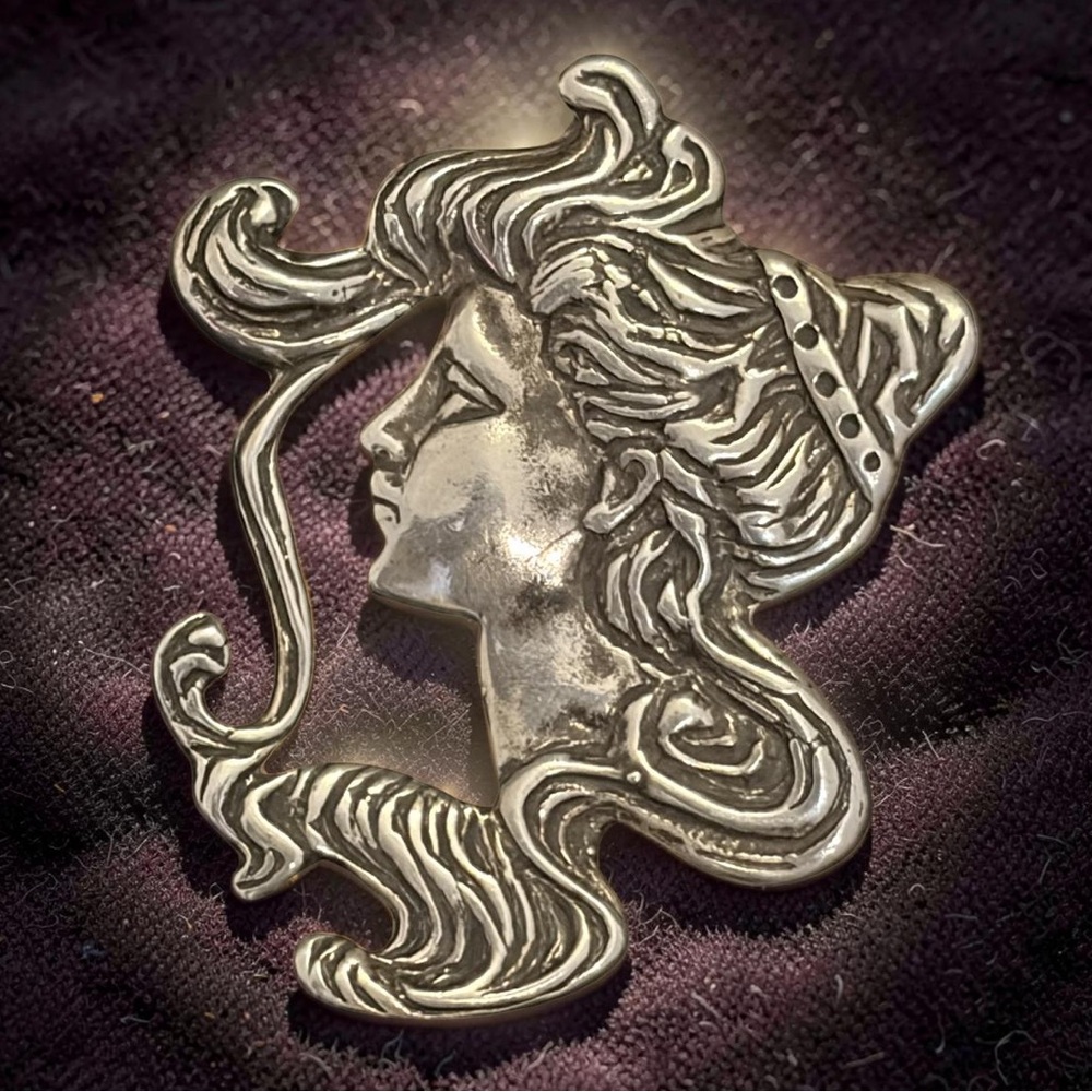 Vintage Art Nouveau Sterling Silver Lady Pendant | 1970s | 9g